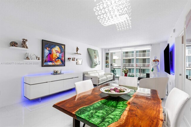 Building Photo - 6917 Collins Ave