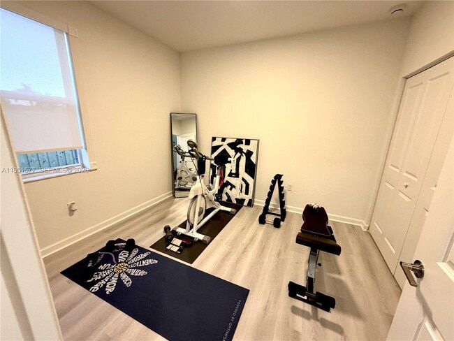 Building Photo - 2661 SE 24th Ct