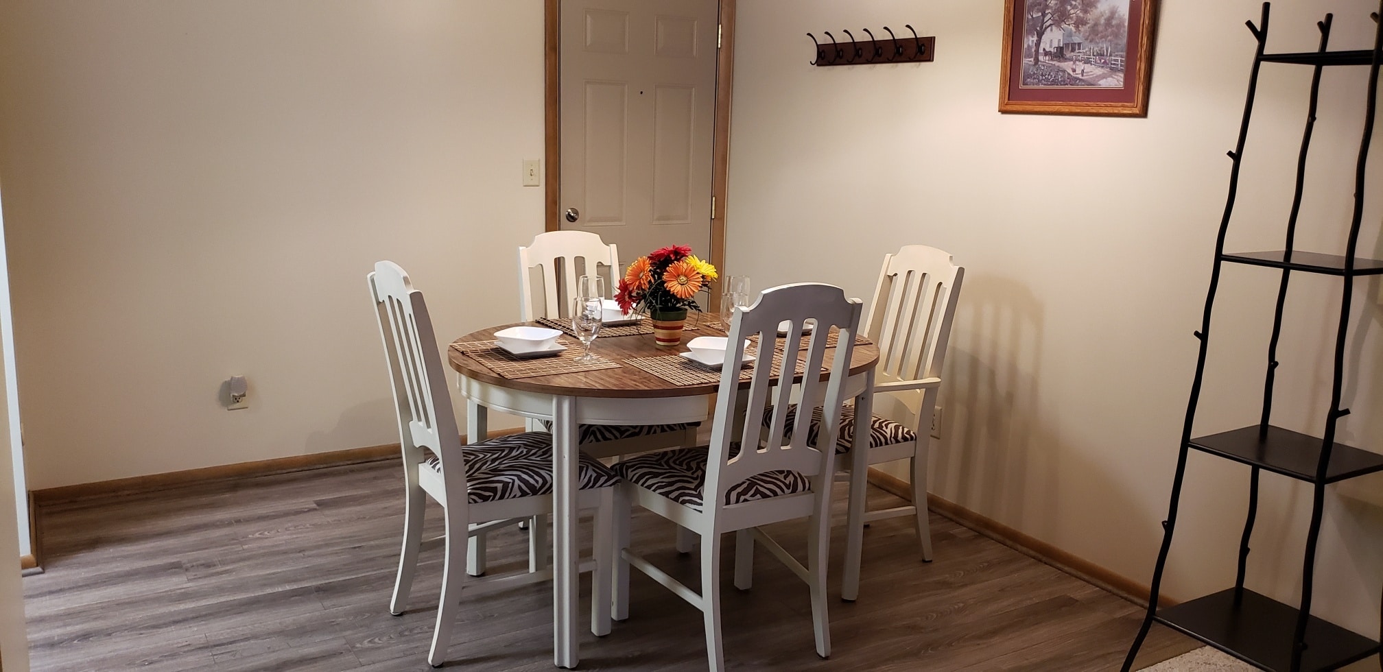 Dining Room - 410 6th Ave SW