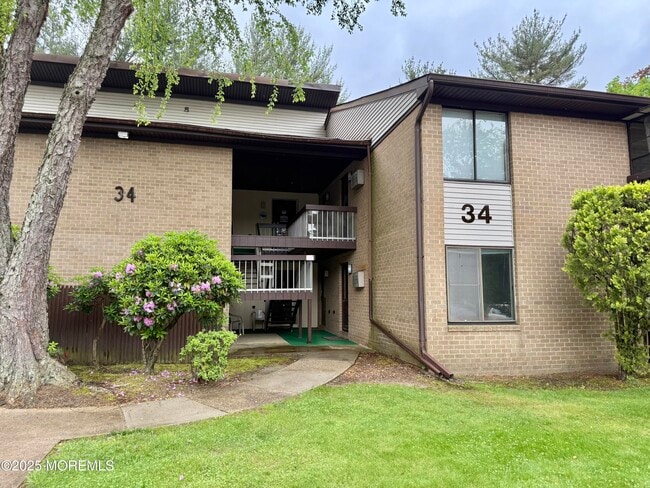 Primary Photo - 34 Meadow Green Cir