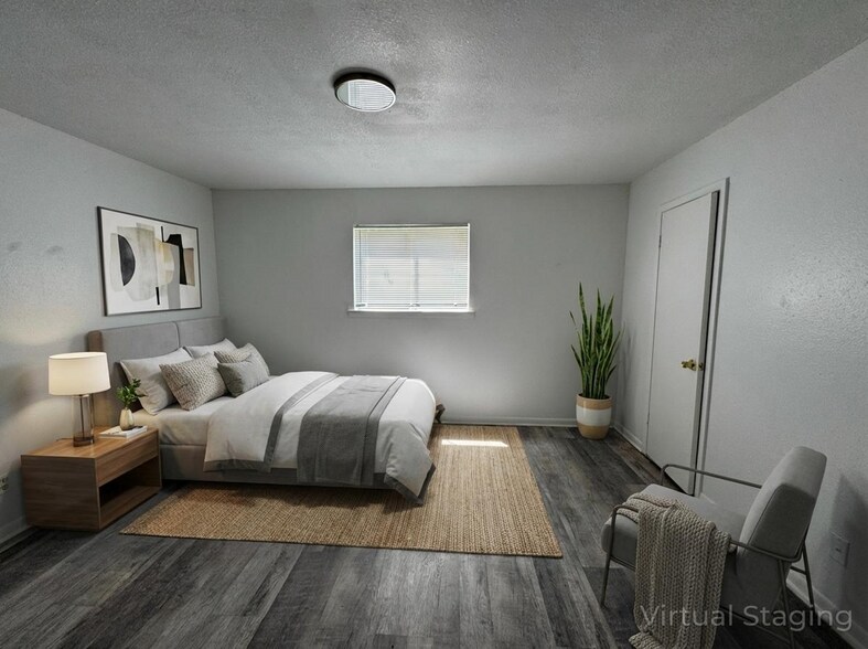 Building Photo - 1405 N Gray St