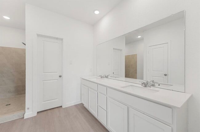 Building Photo - 10351 Woodhill Spa Ln