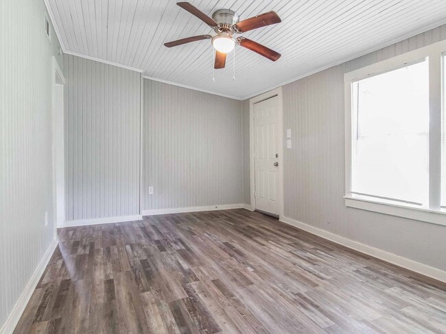 Building Photo - 152 Walnut Dr