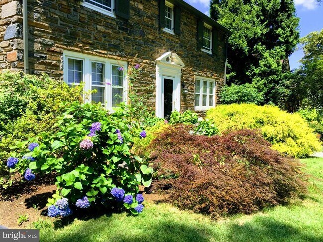 Primary Photo - 510 Monroe Rd