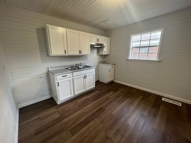 Building Photo - 1 bedroom 1 bathroom house in West Tuscaloosa