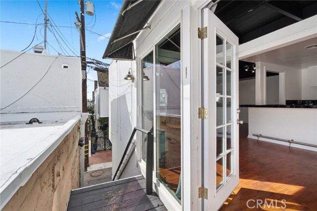 Building Photo - 305 Marine Ave