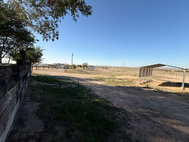 Building Photo - Counties Property on an Acre for Rent!