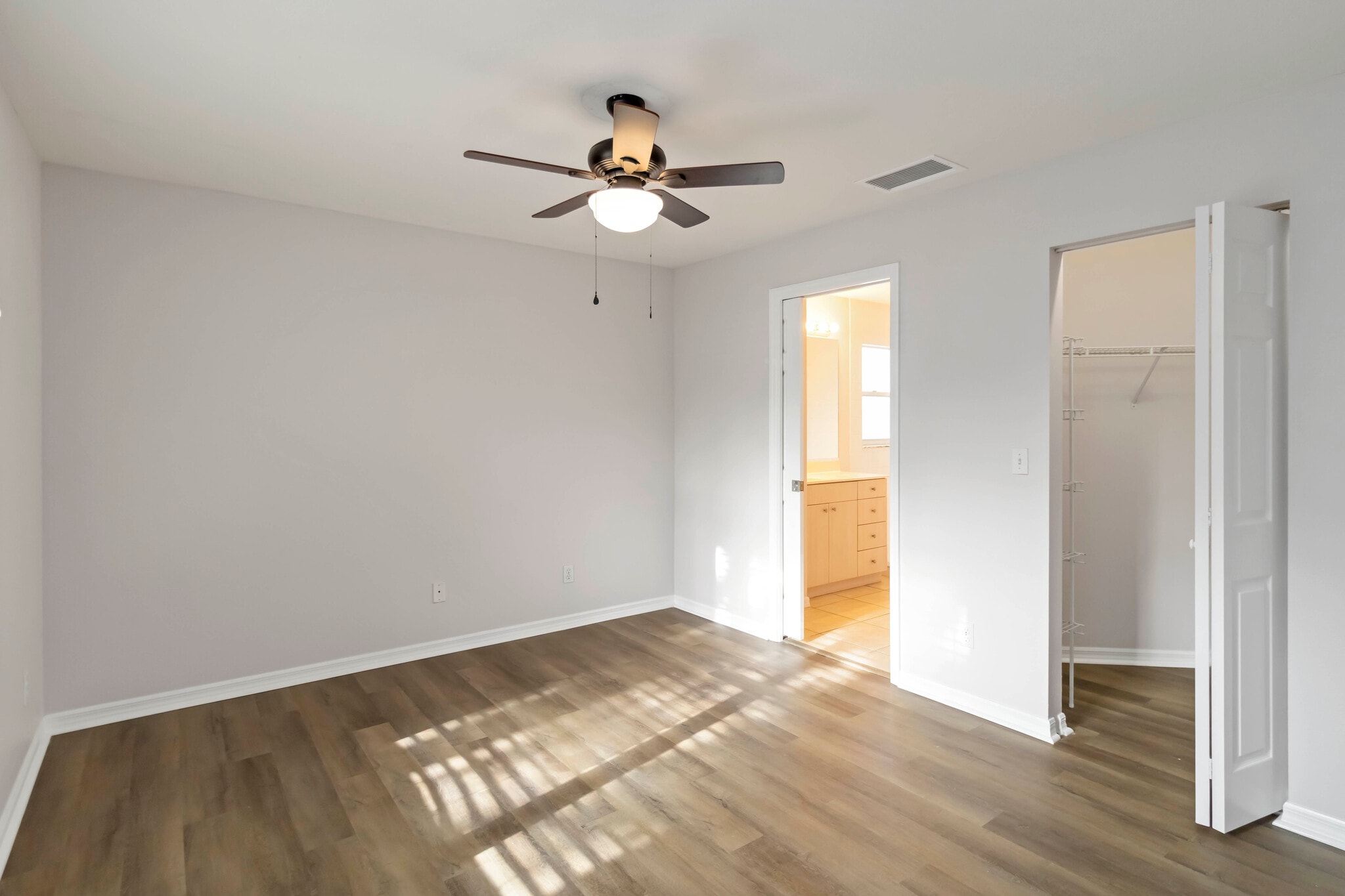 Building Photo - 1612 Summer Breeze Way