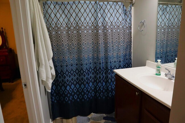 Building Photo - 1023 Rueland Dr