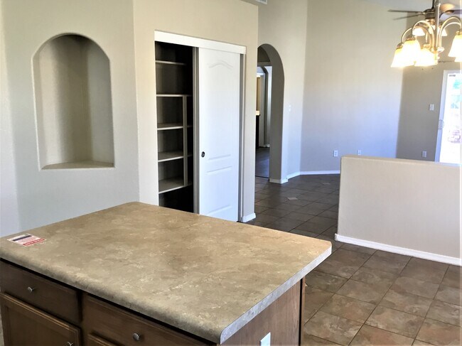 Building Photo - 500 Playful Meadows Dr NE