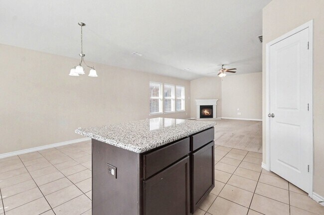 Building Photo - 1412 Villa Paloma Blvd