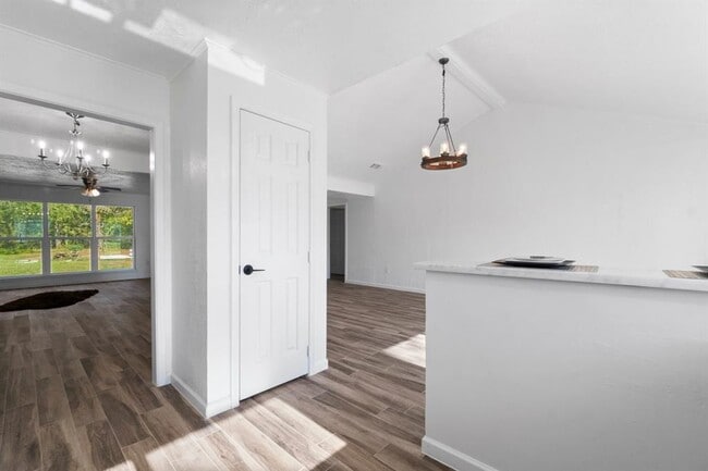 Building Photo - 456 Deep Woods Ln