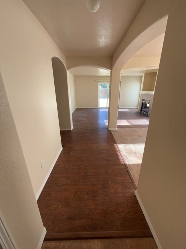 Building Photo - Three Bedroom, two Bath single-story home.