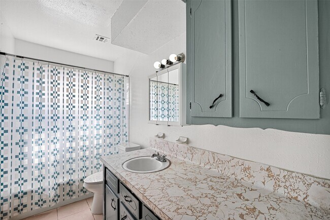 Building Photo - 5010 Shilo Dr