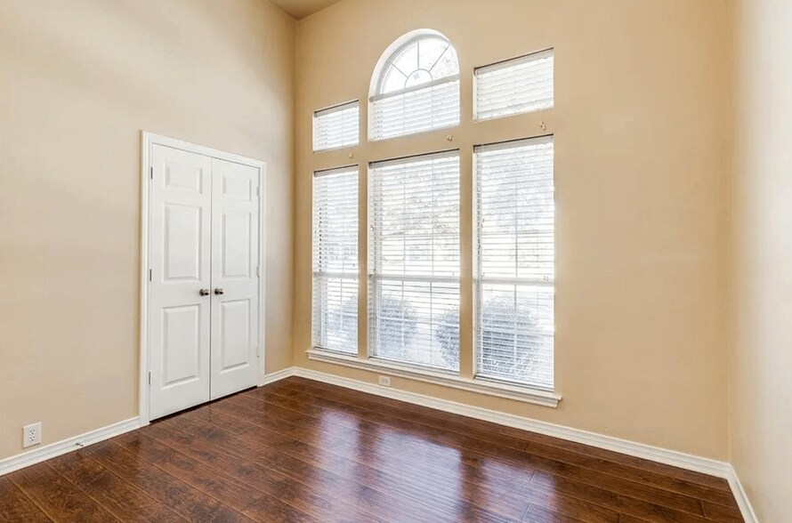 Building Photo - 11431 Wovenedge Ct