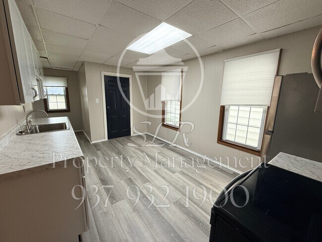 Building Photo - 617 St Paul Ave