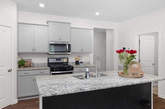 Building Photo - 44 N Payson Cv
