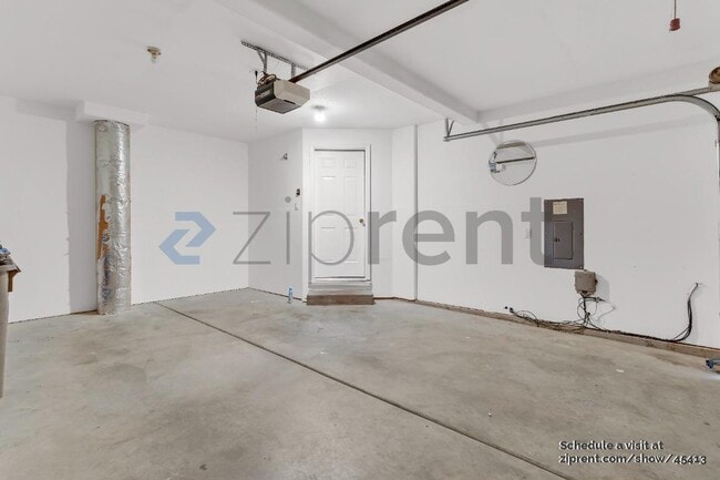 Building Photo - 13926 NE 7th Ct
