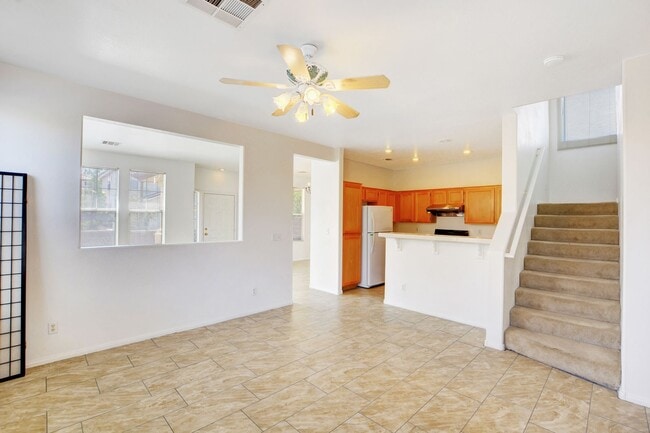 Building Photo - Beautiful 4-Bedroom Home in Gated Summerli...
