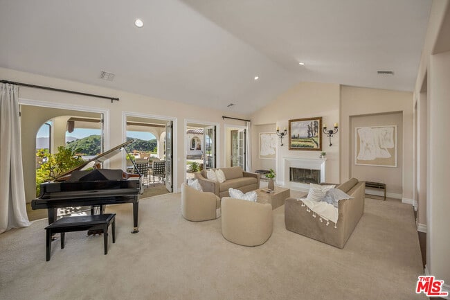 Building Photo - 25420 Prado De Azul