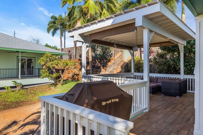 Building Photo - 1276 S Nahale Pl