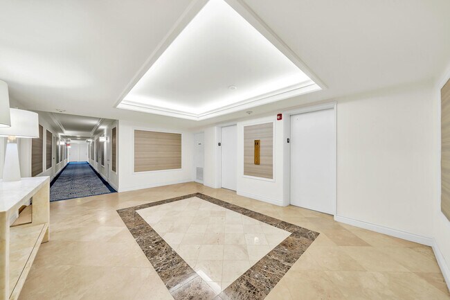 Building Photo - 250 Bradley Pl