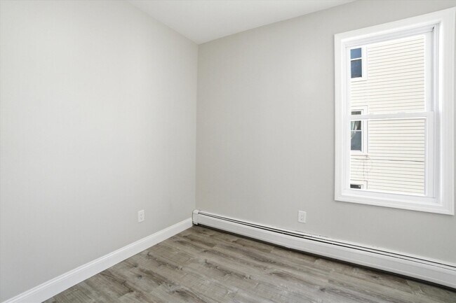 Building Photo - 254 Auburn St