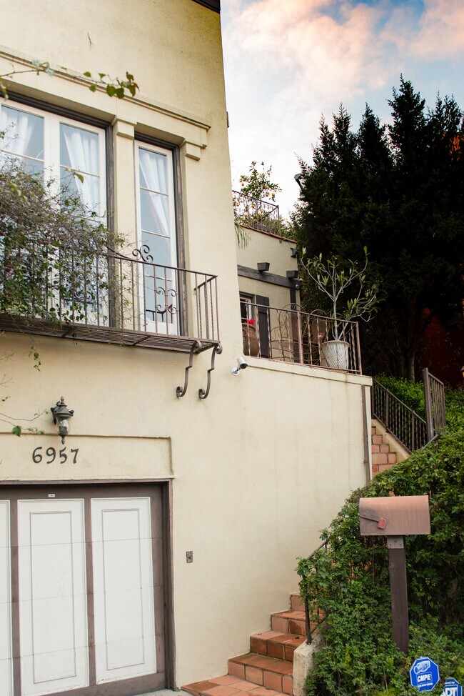 Building Photo - 6957 Camrose Dr