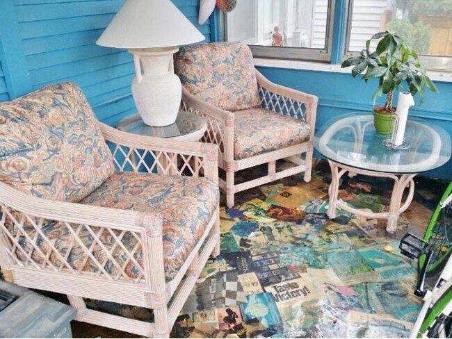 Building Photo - 951 18th Ave SE