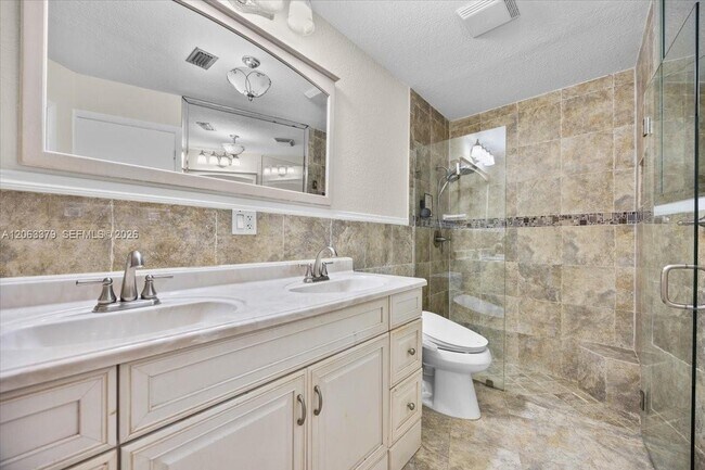 Building Photo - 4201 W Sailboat Dr