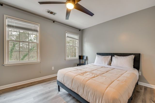 Building Photo - 2093 Breconridge Dr S W