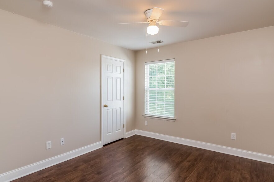 Building Photo - 111 Coldwater Dr