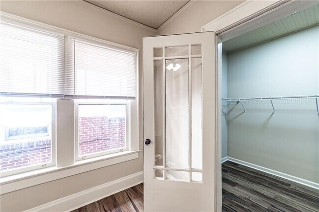Building Photo - 1029 Katherwood Dr SW