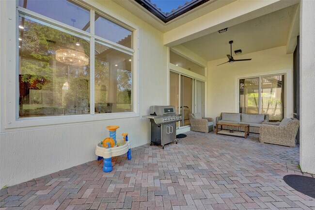 Building Photo - 7421 NW 115th Terrace