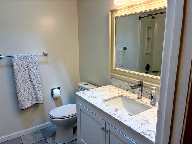 Building Photo - 111 Everette Pl