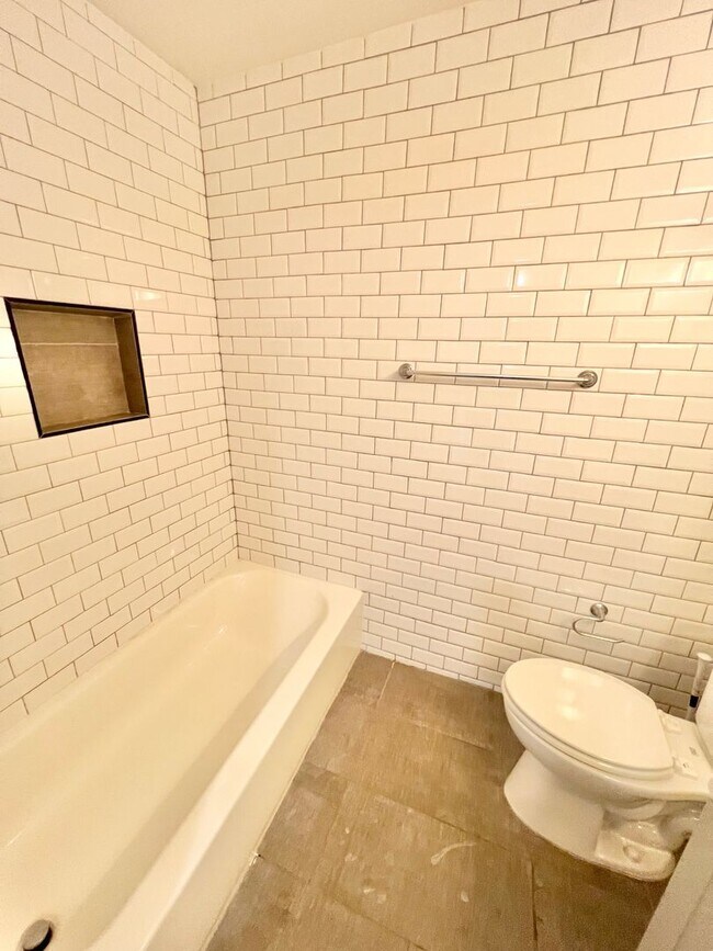 Building Photo - Meridian Apartments Your Gateway to Everything in Hampton Roads