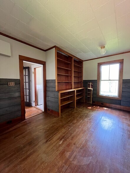 Building Photo - 712 Gray Rd