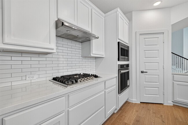 Building Photo - 23806 Pullin Market Dr