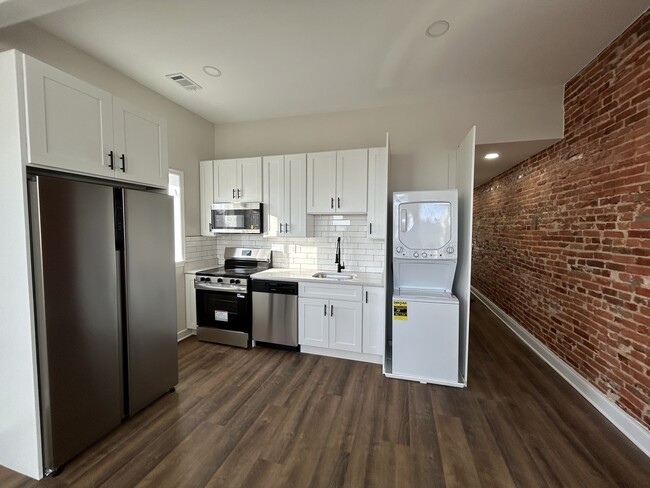 Building Photo - 1042 Edmondson Ave