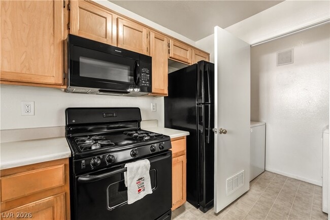 Building Photo - 4555 E Sahara Ave