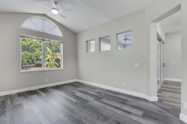 Building Photo - 3033 SE Brierwood Pl