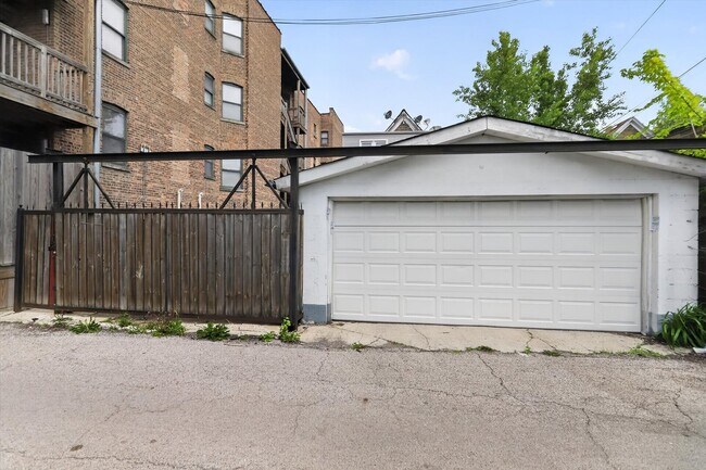 Building Photo - 3651 W Wabansia Ave