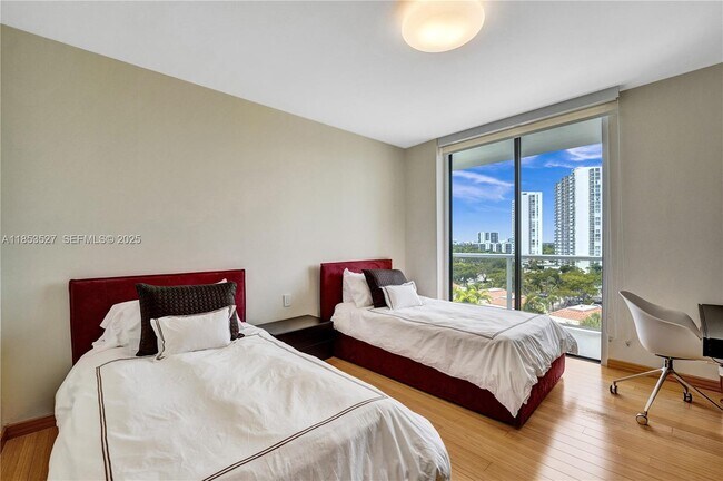 Building Photo - 20281 E Country Club Dr