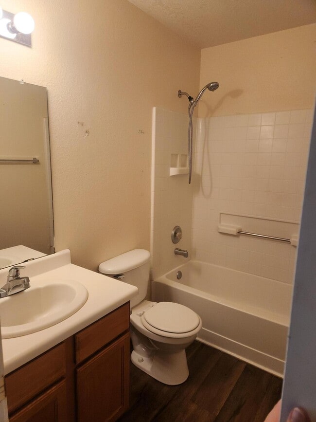 Building Photo - 5833 Sandoval Dr NE