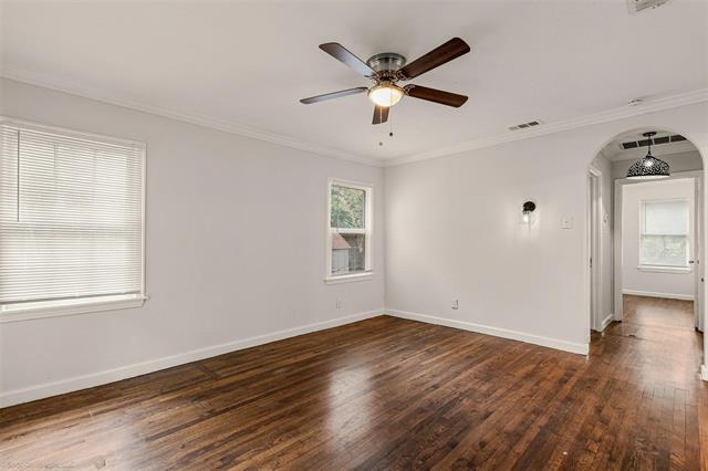 Building Photo - 1006 Briarwood Dr