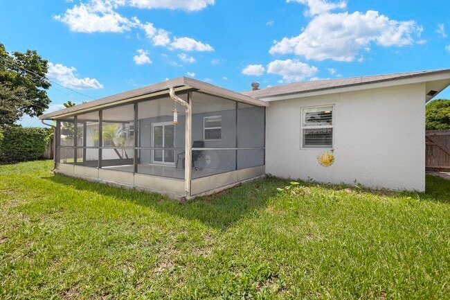 Building Photo - 3827 Barkis Ave