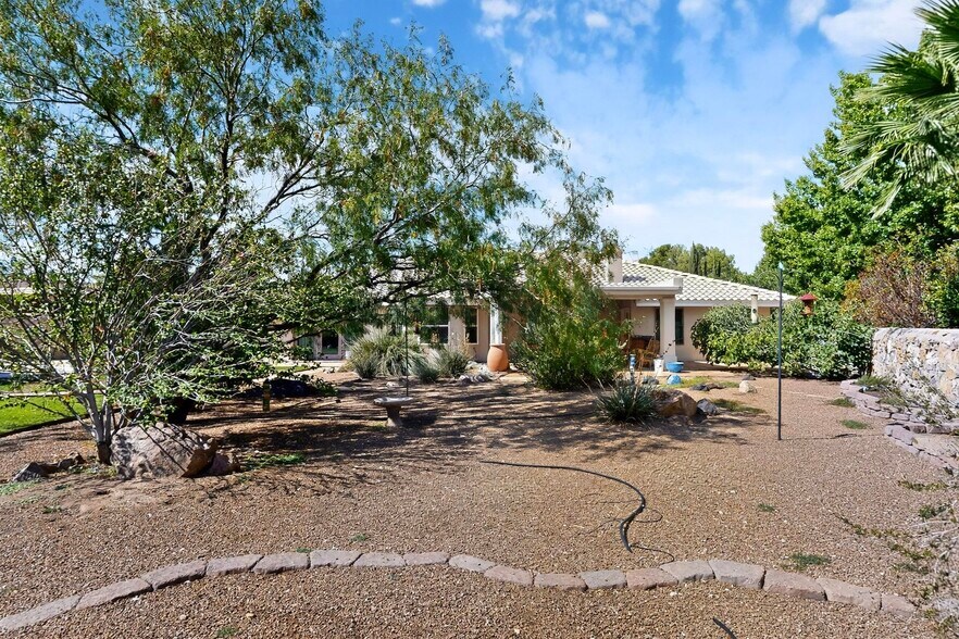 Building Photo - 2004 Vista Lejano