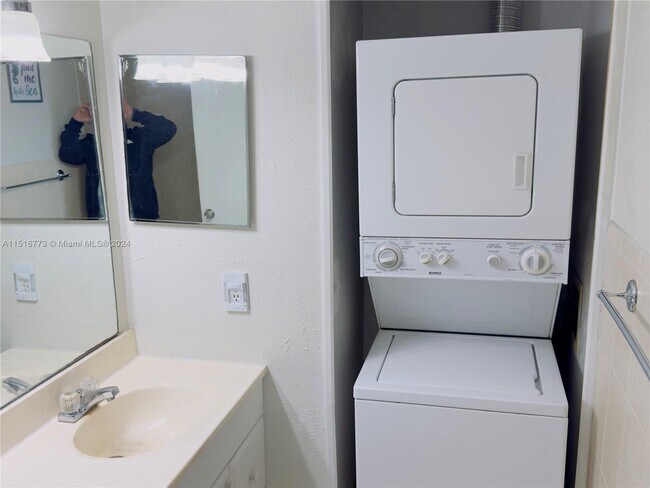 Building Photo - 11780 SW 18th St