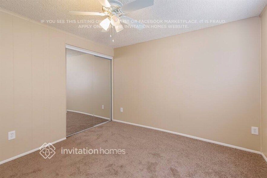 Building Photo - 7250 W Glenrosa Ave
