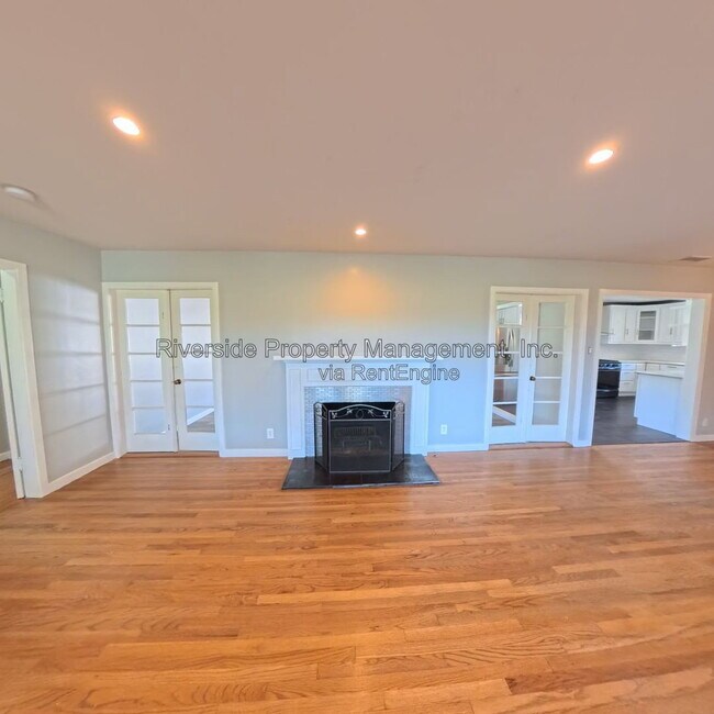 Building Photo - 4025 Terracina Dr